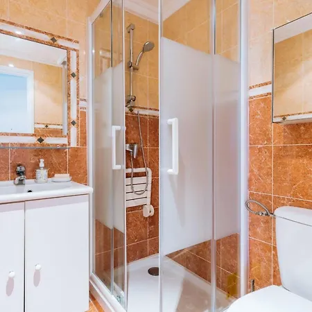 Comfortable Studio With Balcony In 16th 아파트 파리